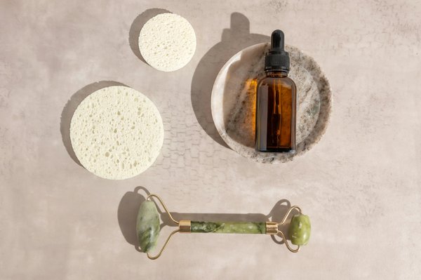 Quels sont les avantages des sérums à base de rétinol pour les rides et les ridules?